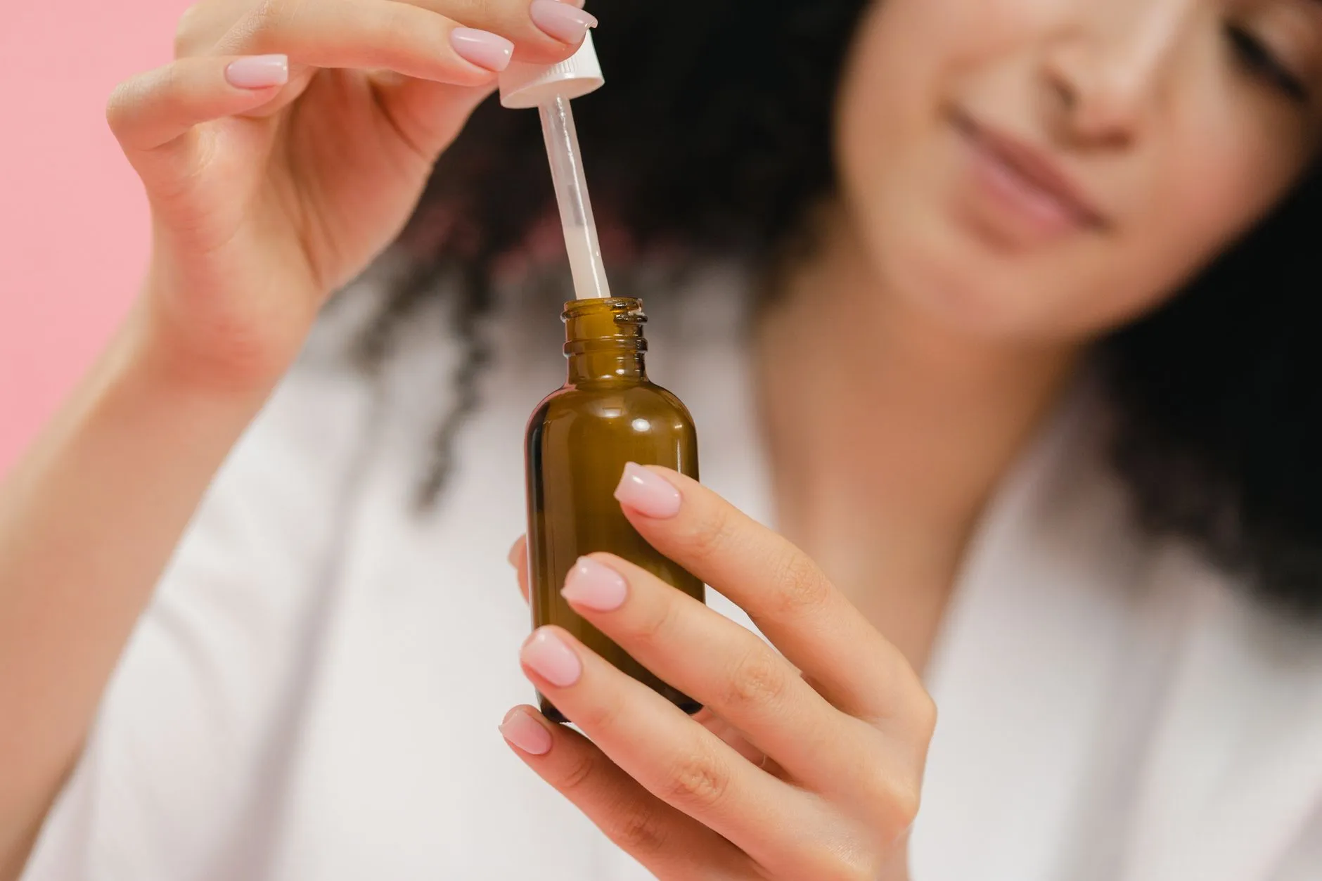 Lọ serum dưỡng da với ống nhỏ giọt